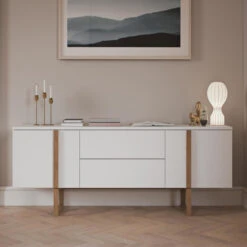 Breed Dressoir Modern Met Eiken