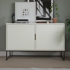Modern Dressoir Met Deuren